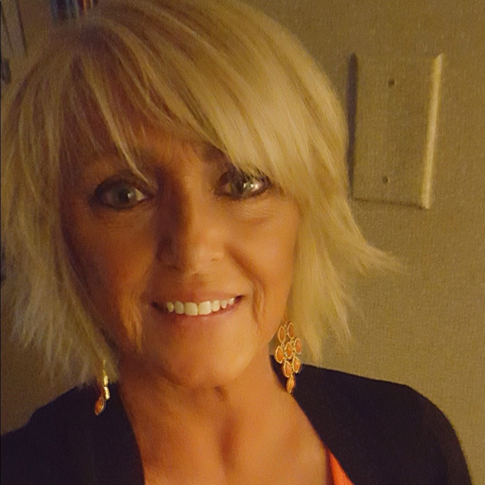 Meet your Posher, Debra